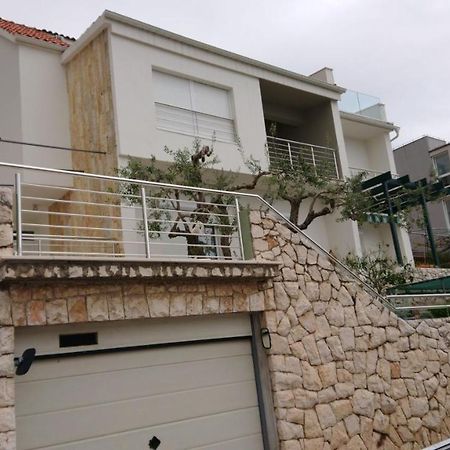 Apartment Sreta โอมิช ภายนอก รูปภาพ