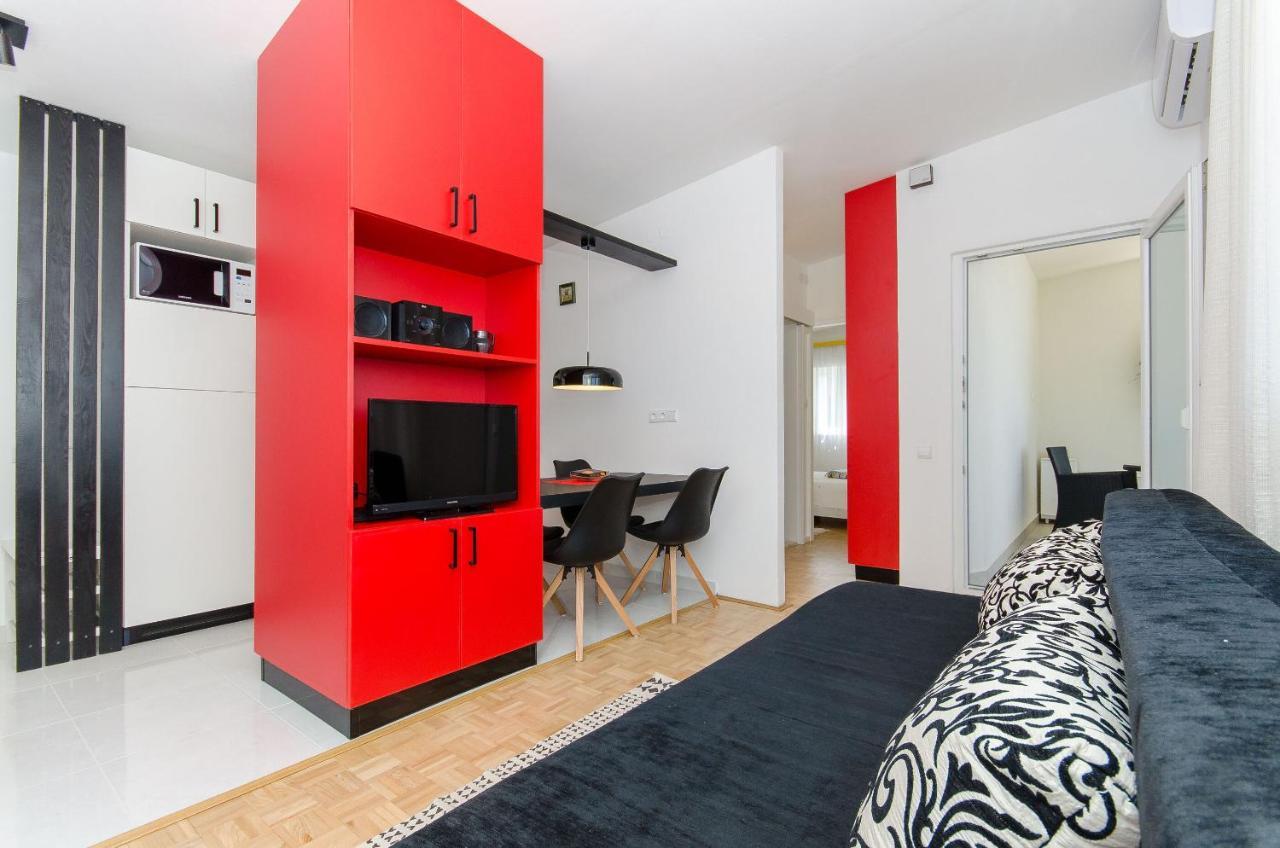 Apartment Sreta โอมิช ภายนอก รูปภาพ