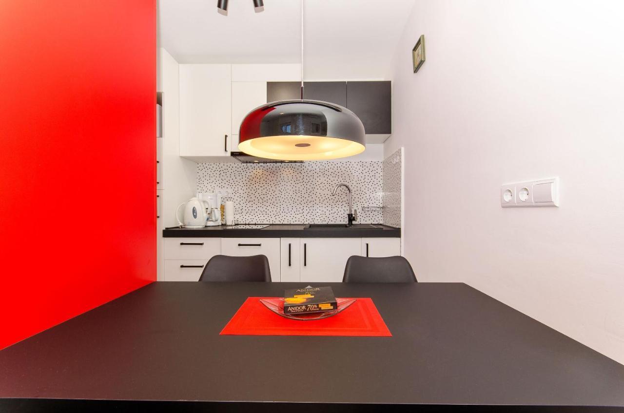 Apartment Sreta โอมิช ภายนอก รูปภาพ